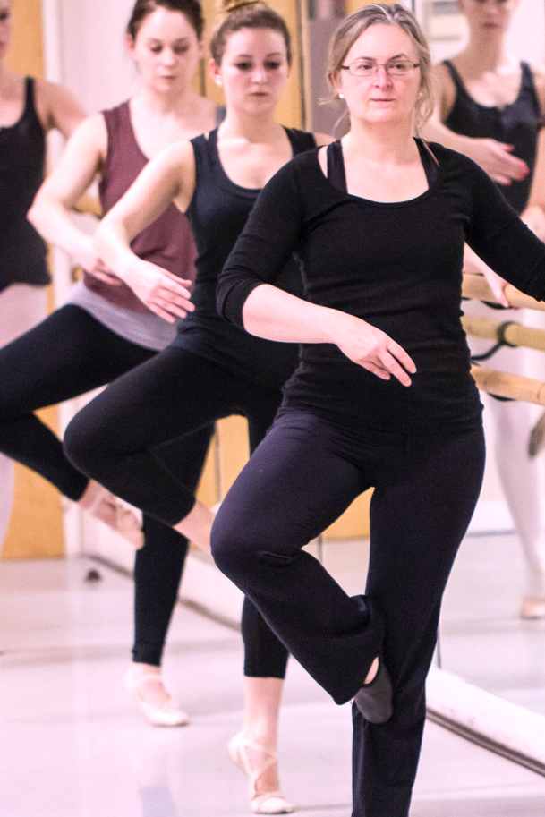 Ballet Barre Class Helps Utah Women Improve Core Strength For